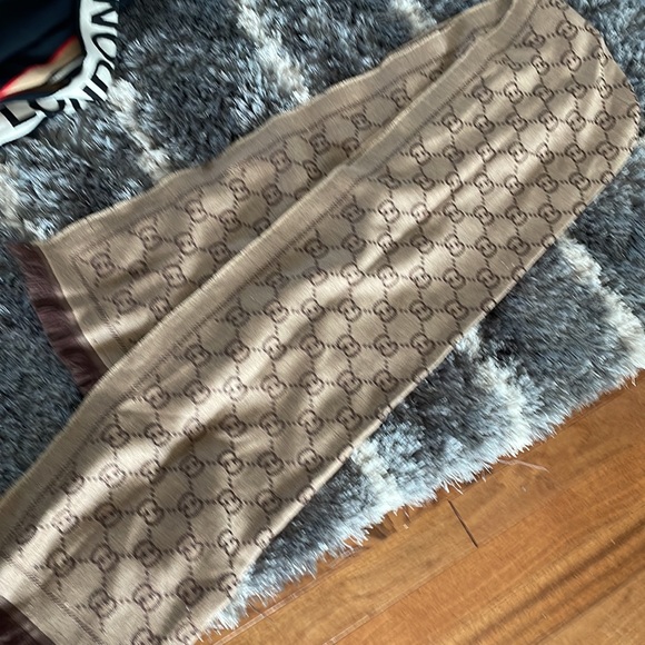 Reversible Gucci scarf - Picture 4 of 4